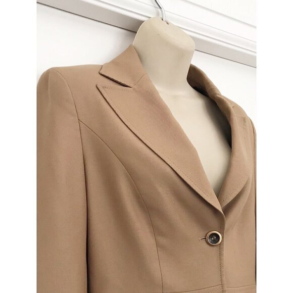 Escada Woman's Sz 34 or XS Caramel Tan 100% Virgin Wool Button Front Blazer - Picture 2 of 10